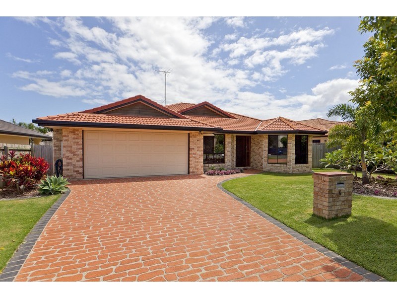 6 Bush Cherry Place, Thornlands QLD 4164