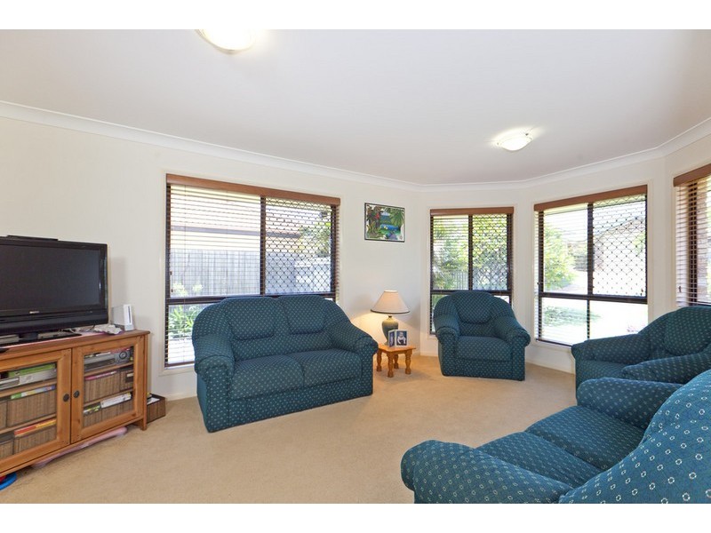 6 Bush Cherry Place, Thornlands QLD 4164