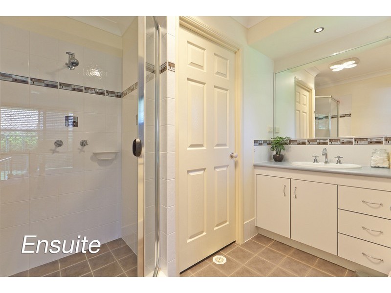 6 Bush Cherry Place, Thornlands QLD 4164