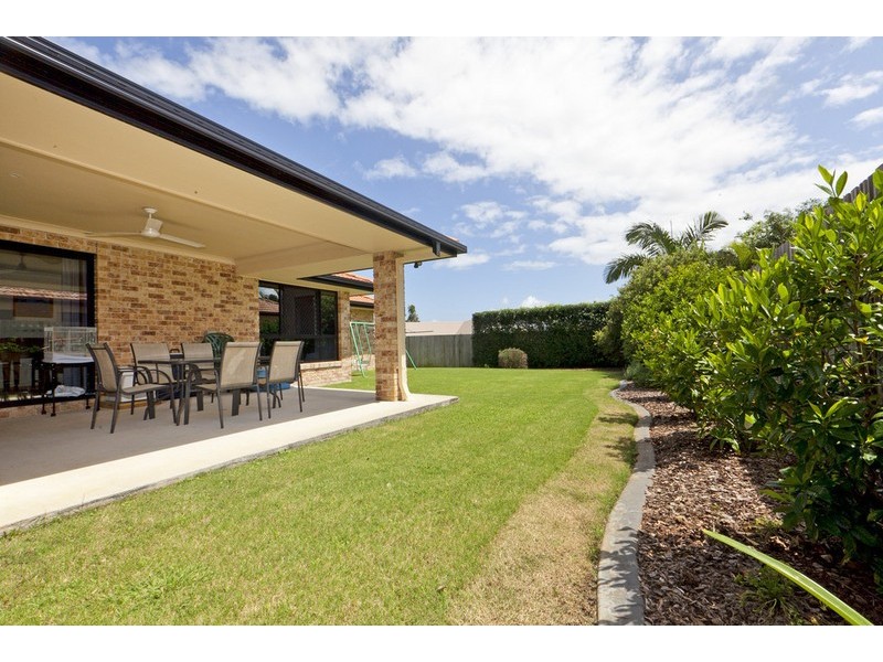 6 Bush Cherry Place, Thornlands QLD 4164