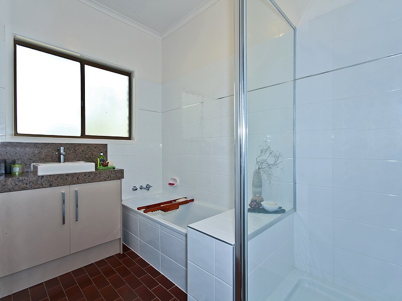 98 Avalon Rd, Sheldon QLD 4157