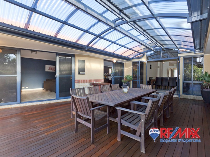 15 Malcomia Street, Redland Bay QLD 4165