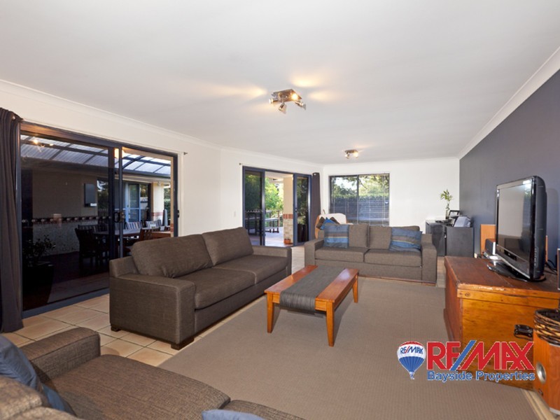 15 Malcomia Street, Redland Bay QLD 4165