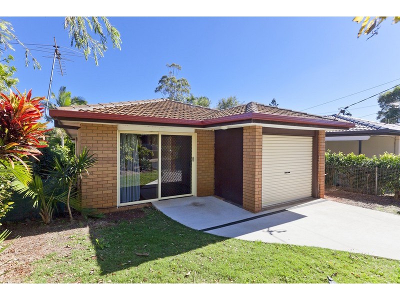 121 Dart Street, Redland Bay QLD 4165