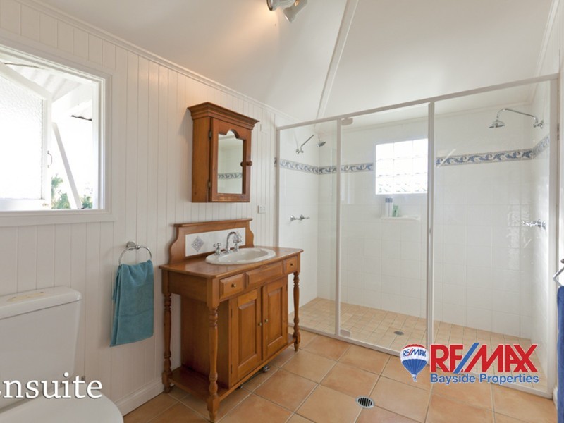 10 Birdwood Road, Birkdale QLD 4159