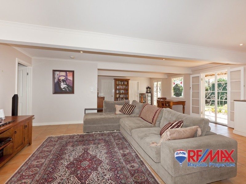 10 Birdwood Road, Birkdale QLD 4159