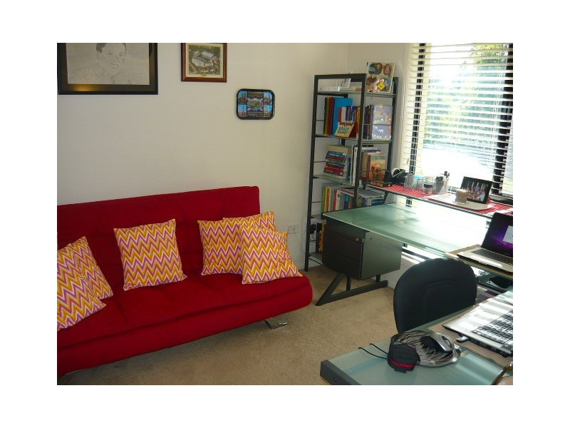 1 Mervyn Cr, Redland Bay QLD 4165