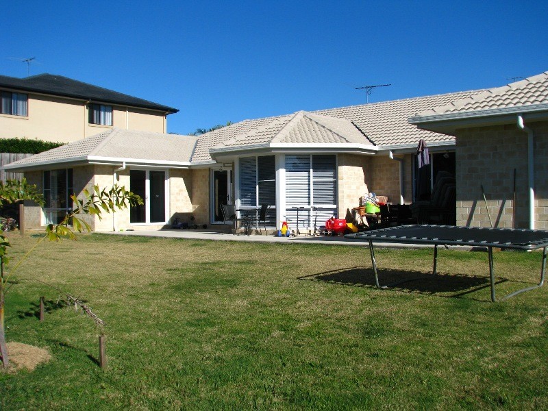 2 Valencia Springs Dr, Redland Bay QLD 4165