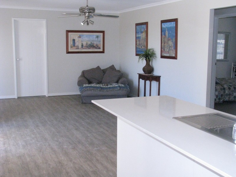 2 Valencia Springs Dr, Redland Bay QLD 4165