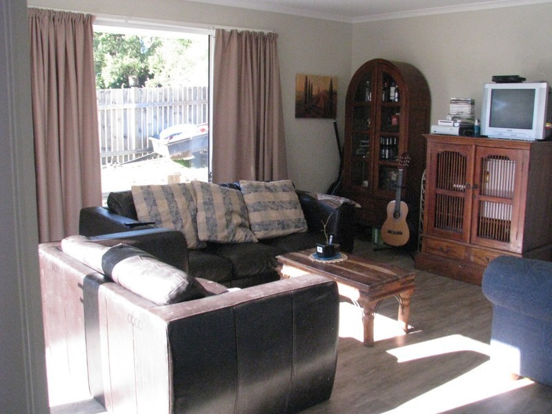 2 Valencia Springs Dr, Redland Bay QLD 4165