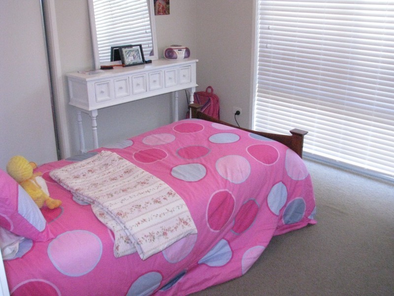2 Valencia Springs Dr, Redland Bay QLD 4165