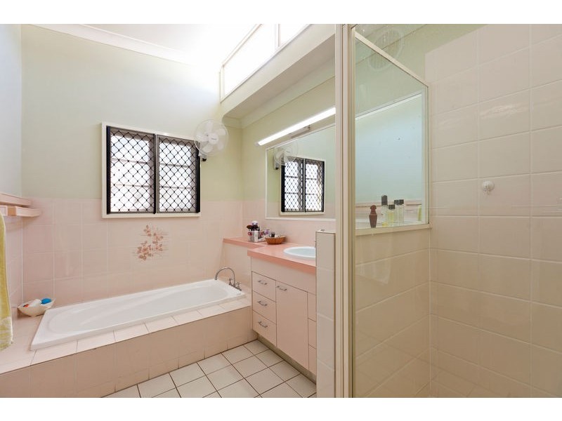 283 Redland Bay Road, Capalaba QLD 4157