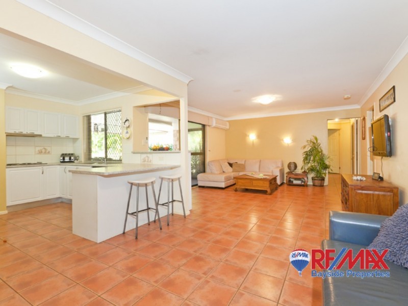 8 Palmerston Place, Victoria Point QLD 4165