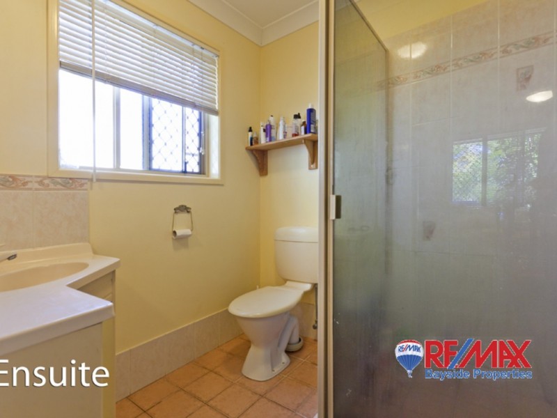 8 Palmerston Place, Victoria Point QLD 4165