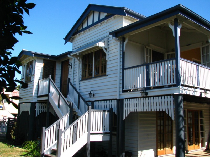14 Gordon Pde, Manly QLD 4179