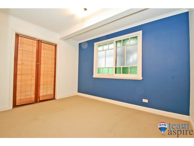14 Gordon Pde, Manly QLD 4179