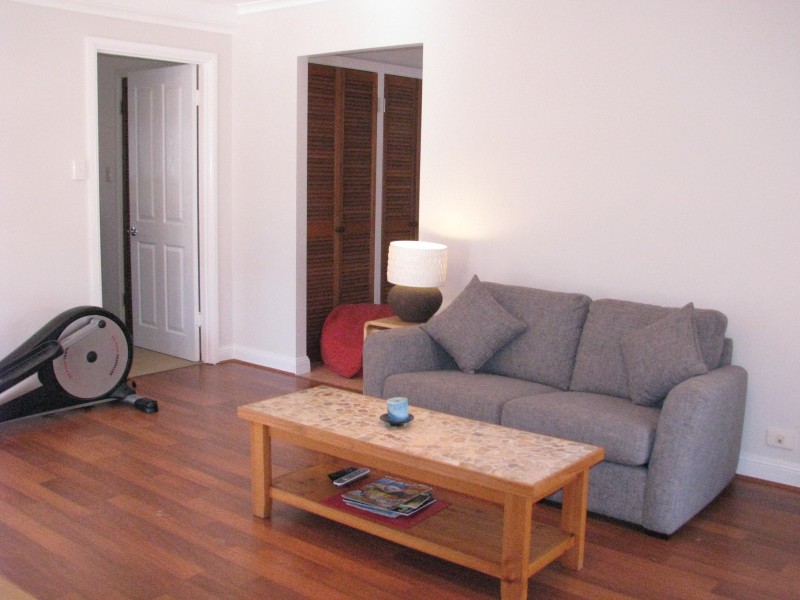 14 Gordon Pde, Manly QLD 4179