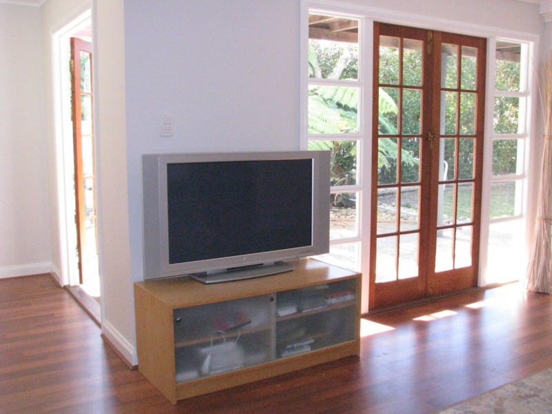 14 Gordon Pde, Manly QLD 4179
