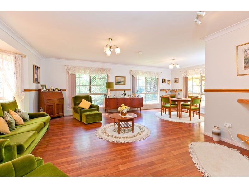 6 Lionel Court, Redland Bay QLD 4165