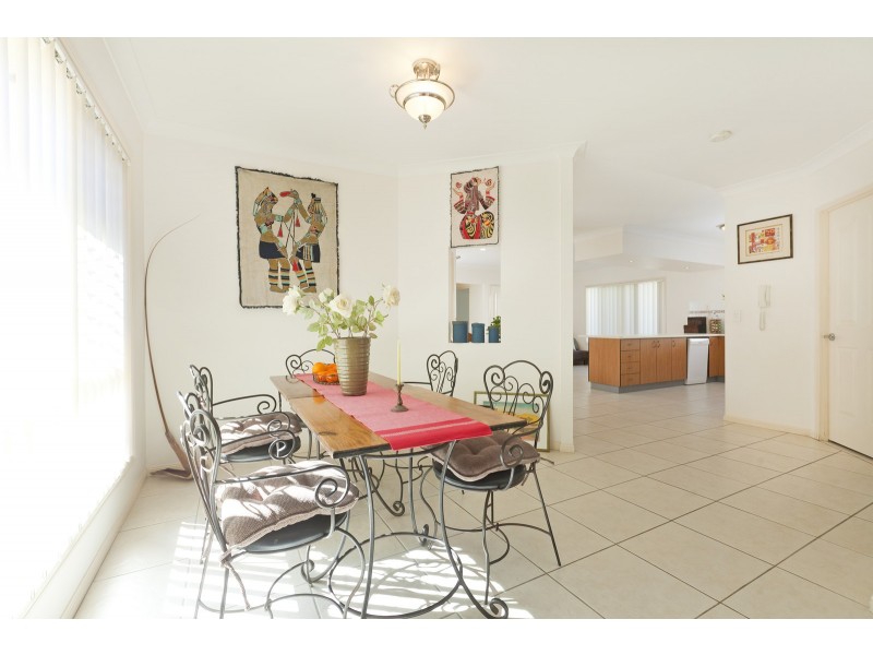 17 Maud Street, Birkdale QLD 4159