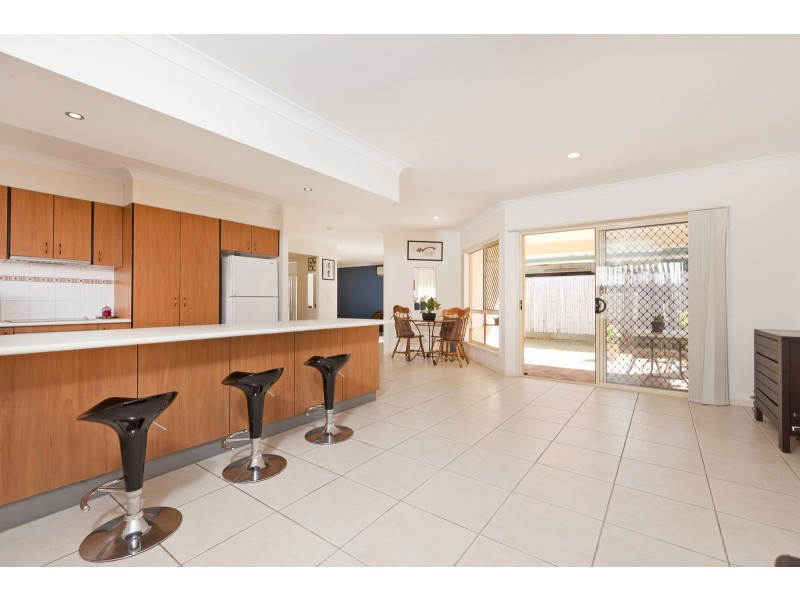 17 Maud Street, Birkdale QLD 4159