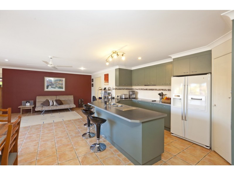 52 Hilliards Park Drive, Wellington Point QLD 4160