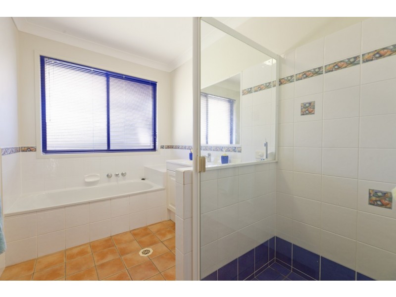 52 Hilliards Park Drive, Wellington Point QLD 4160
