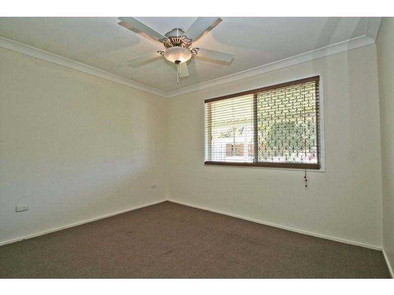 4 Penrose Avenue, Redland Bay QLD 4165