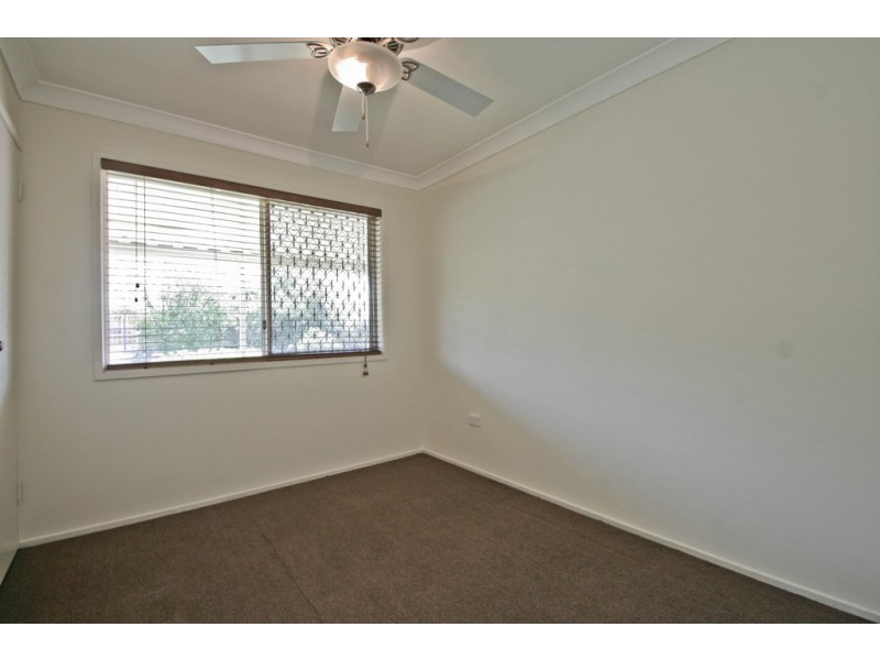 4 Penrose Avenue, Redland Bay QLD 4165