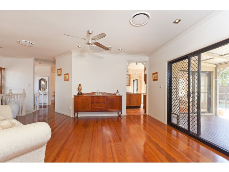 17 Fletcher Tce, Ormiston QLD 4160