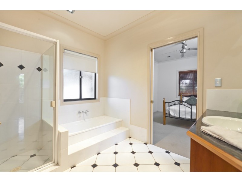 17 Fletcher Tce, Ormiston QLD 4160