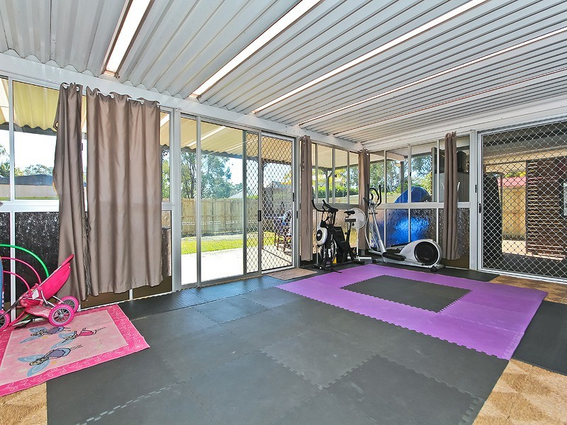 22 Beatty Rd, Thorneside QLD 4158