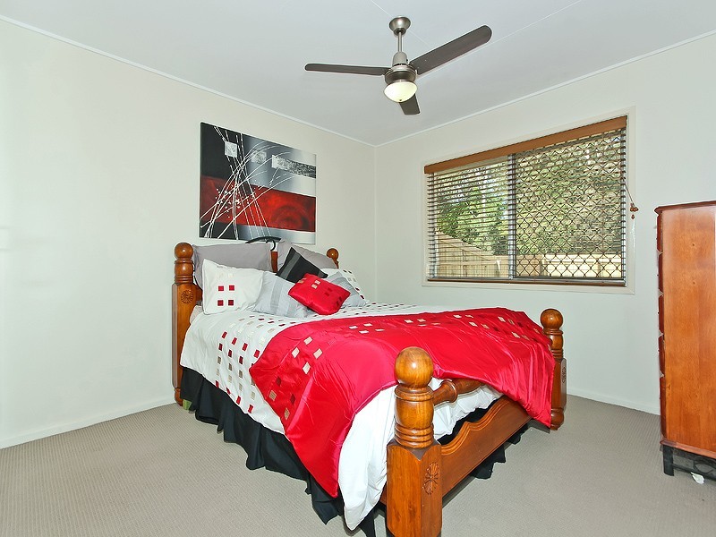 22 Beatty Rd, Thorneside QLD 4158