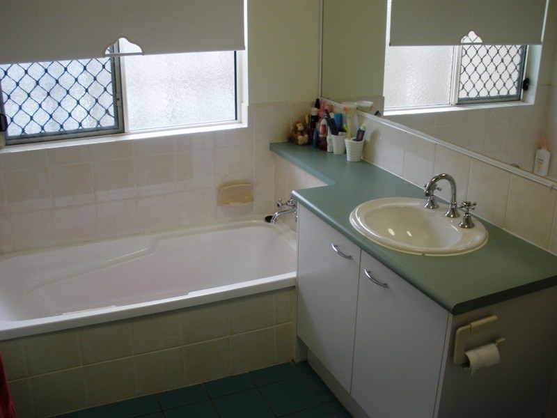 35 Newhaven St, Alexandra Hills QLD 4161