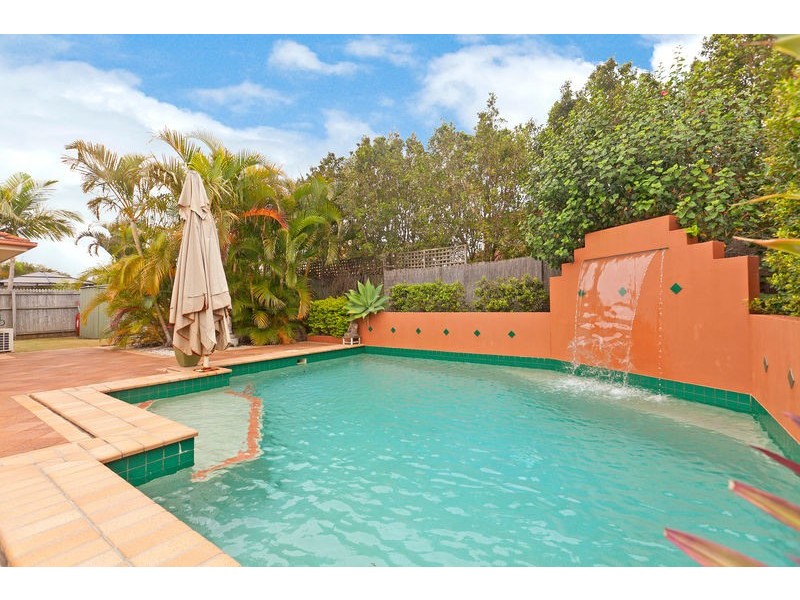 6 Marcel Place, Wellington Point QLD 4160