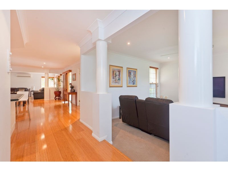 6 Marcel Place, Wellington Point QLD 4160