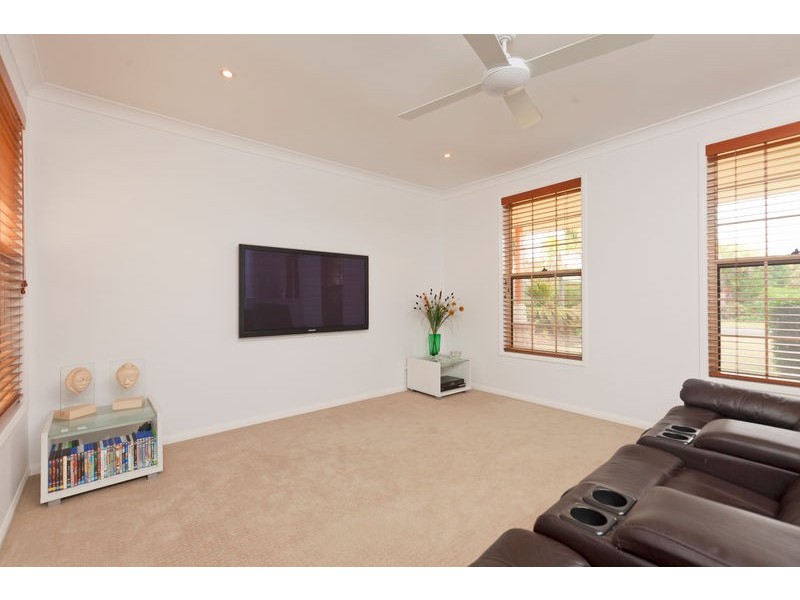 6 Marcel Place, Wellington Point QLD 4160