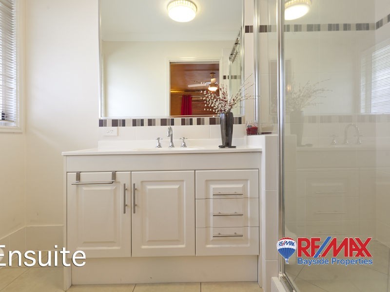 70 Ribonwood St, Thornlands QLD 4164