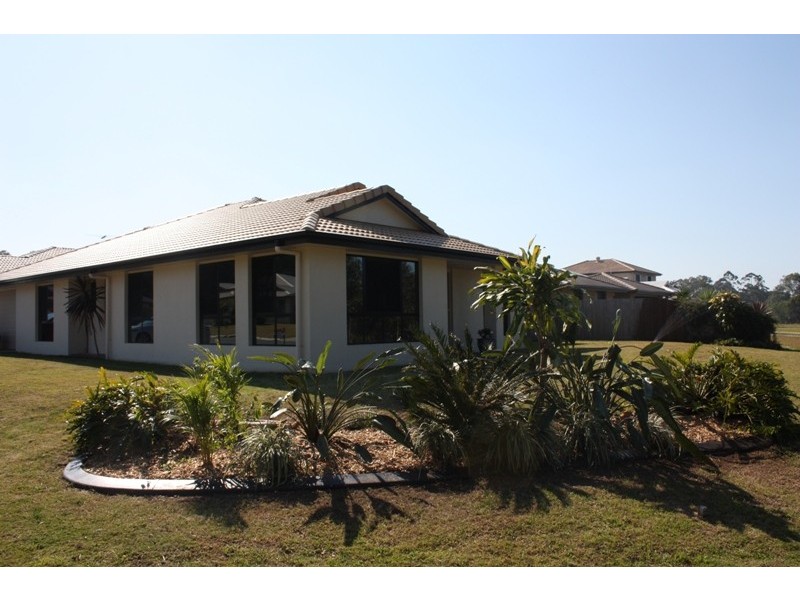 1 Mervyn Crescent, Redland Bay QLD 4165