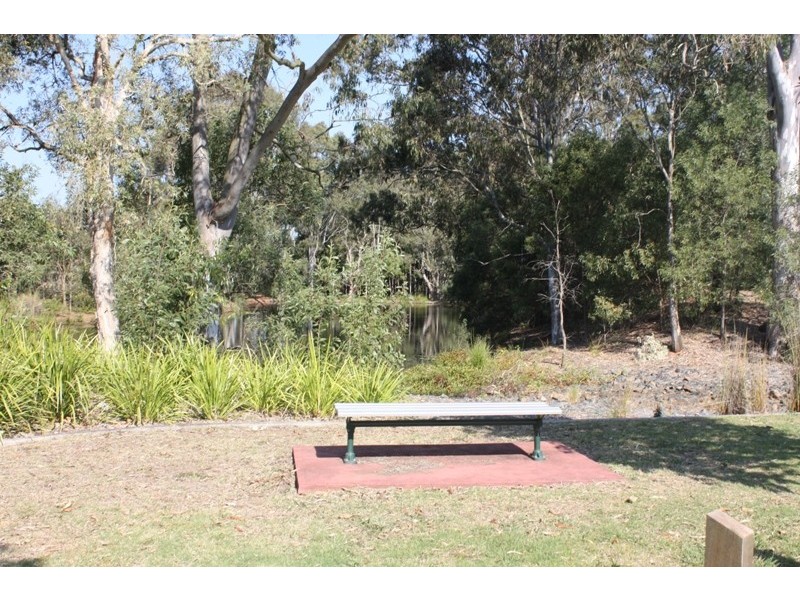 1 Mervyn Crescent, Redland Bay QLD 4165