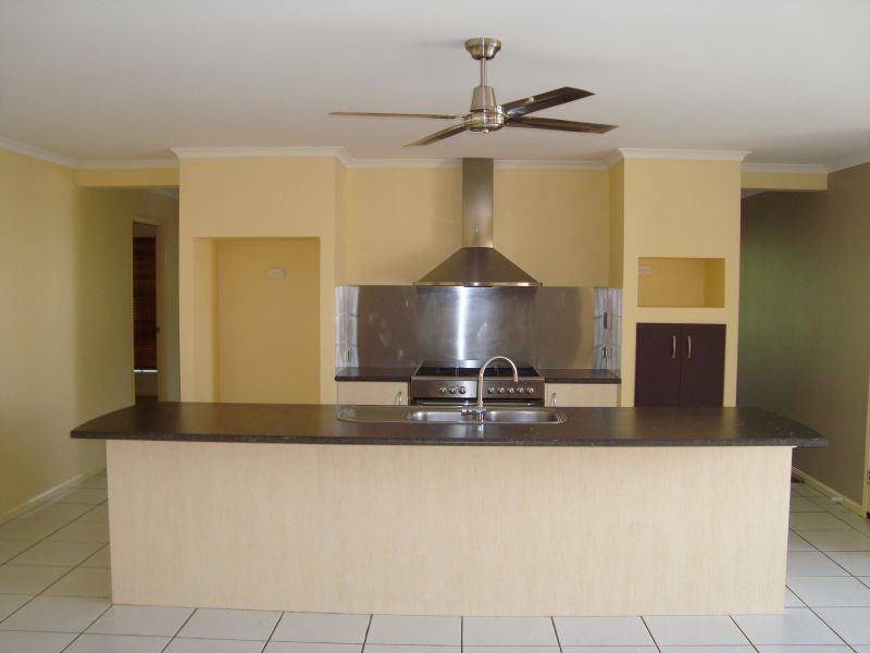 4 Coolum Crt, Redland Bay QLD 4165