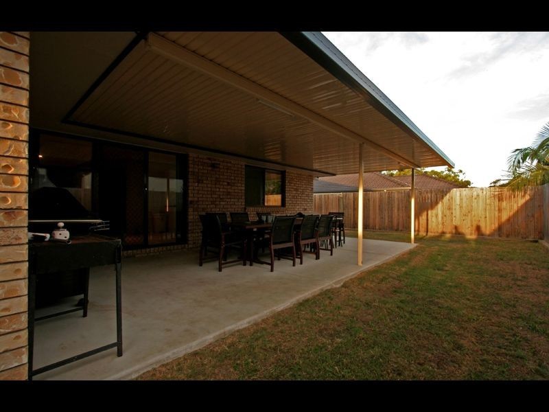 8 Turquoise Street, Redland Bay QLD 4165