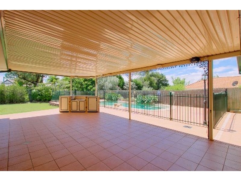 7 Mashie Place, Redland Bay QLD 4165
