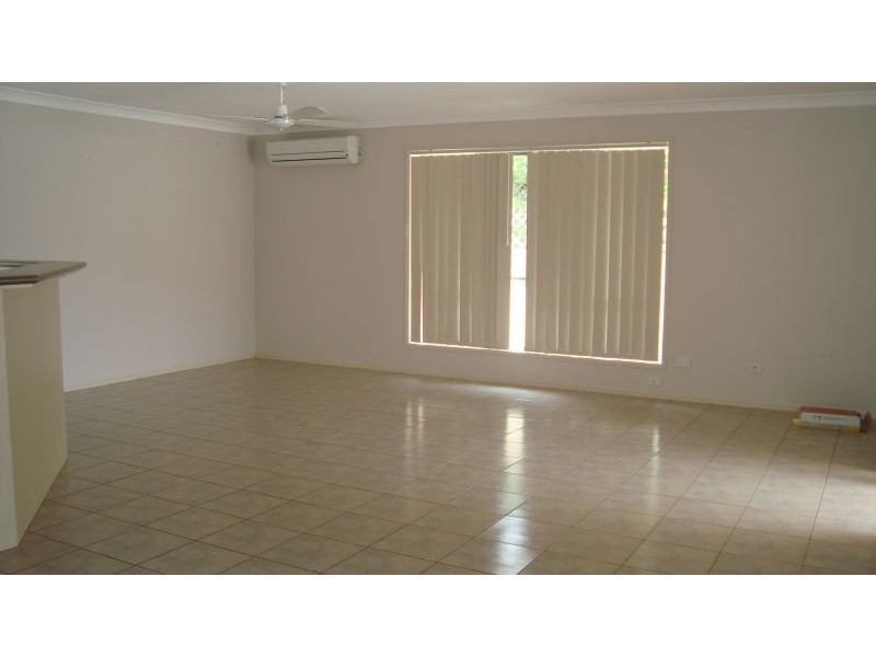 11  Viewfield Street, Redland Bay QLD 4165