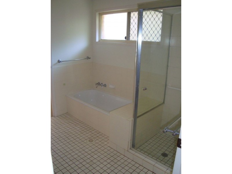 24 Kooringa Avenue, Cleveland QLD 4163