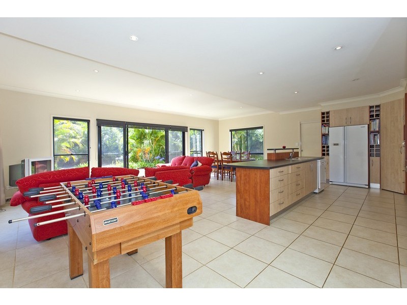 16 Irwin Place, Redland Bay QLD 4165
