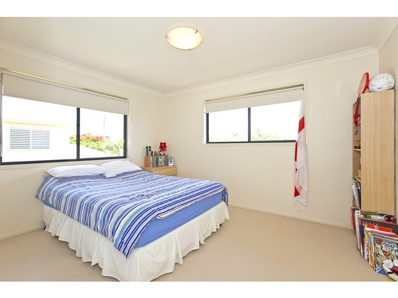 16 Irwin Place, Redland Bay QLD 4165