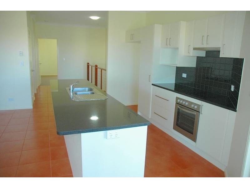 1/14 Irwin Place, Redland Bay QLD 4165