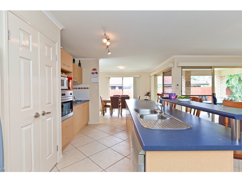 24 Gladebourne Crecent, Victoria Point QLD 4165