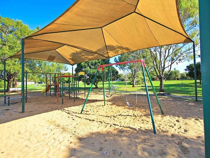 11 Achterberg Place, Victoria Point QLD 4165